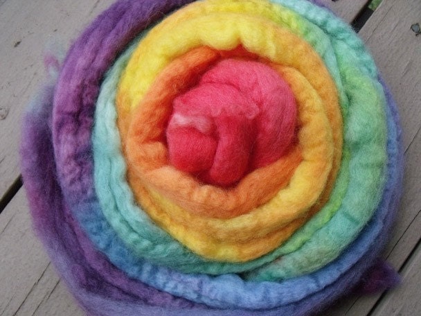 4 oz BFL Top in Rainbow