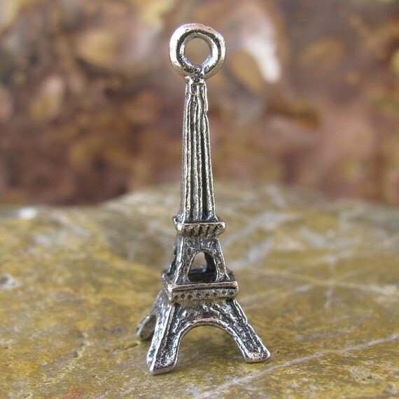 6 Antique Silver Eiffel Tower Charm Jewelry Finding 634
