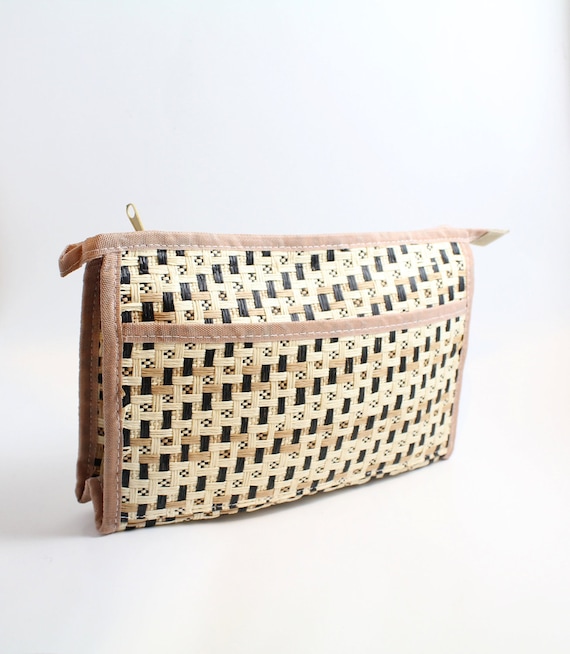 70s vintage clutch / plain weave straw bag / woven makeup bag