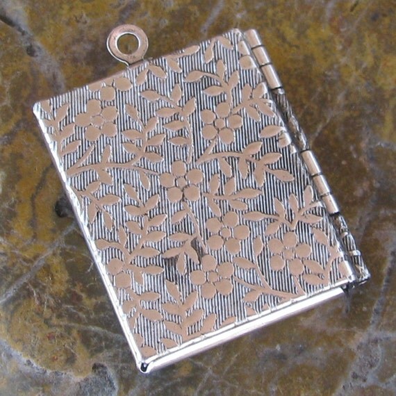 1 Antique Silver Book Locket Oval Setting 18x13 insert setting 1181