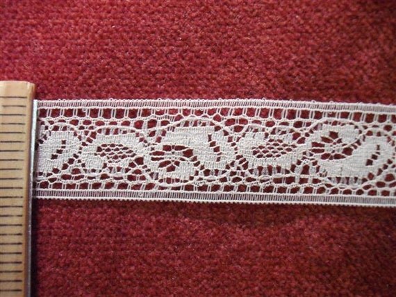Vintage  Narrow Lace -Beige - 10 foot Skein (1VBL)