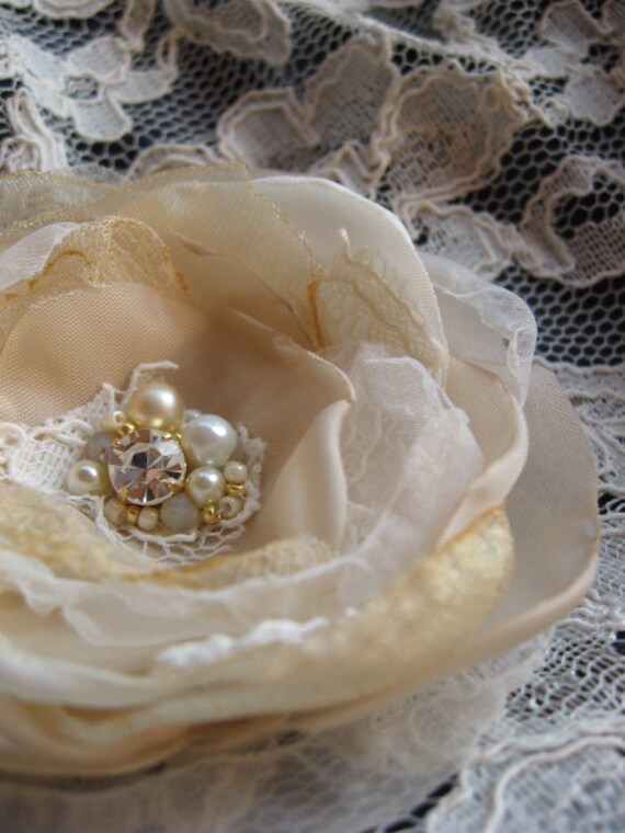 Vintage bridal Hair clip Cream Ivory Beige Sand Rhinestone pearl centerpiece