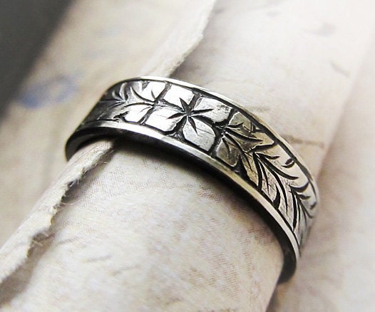 Engraved Silver RingMen 39s or Women 39s Band Flower and Leaf Floral Design