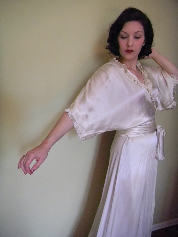 Glamorous Jean Harlow-esque Dressing Gown