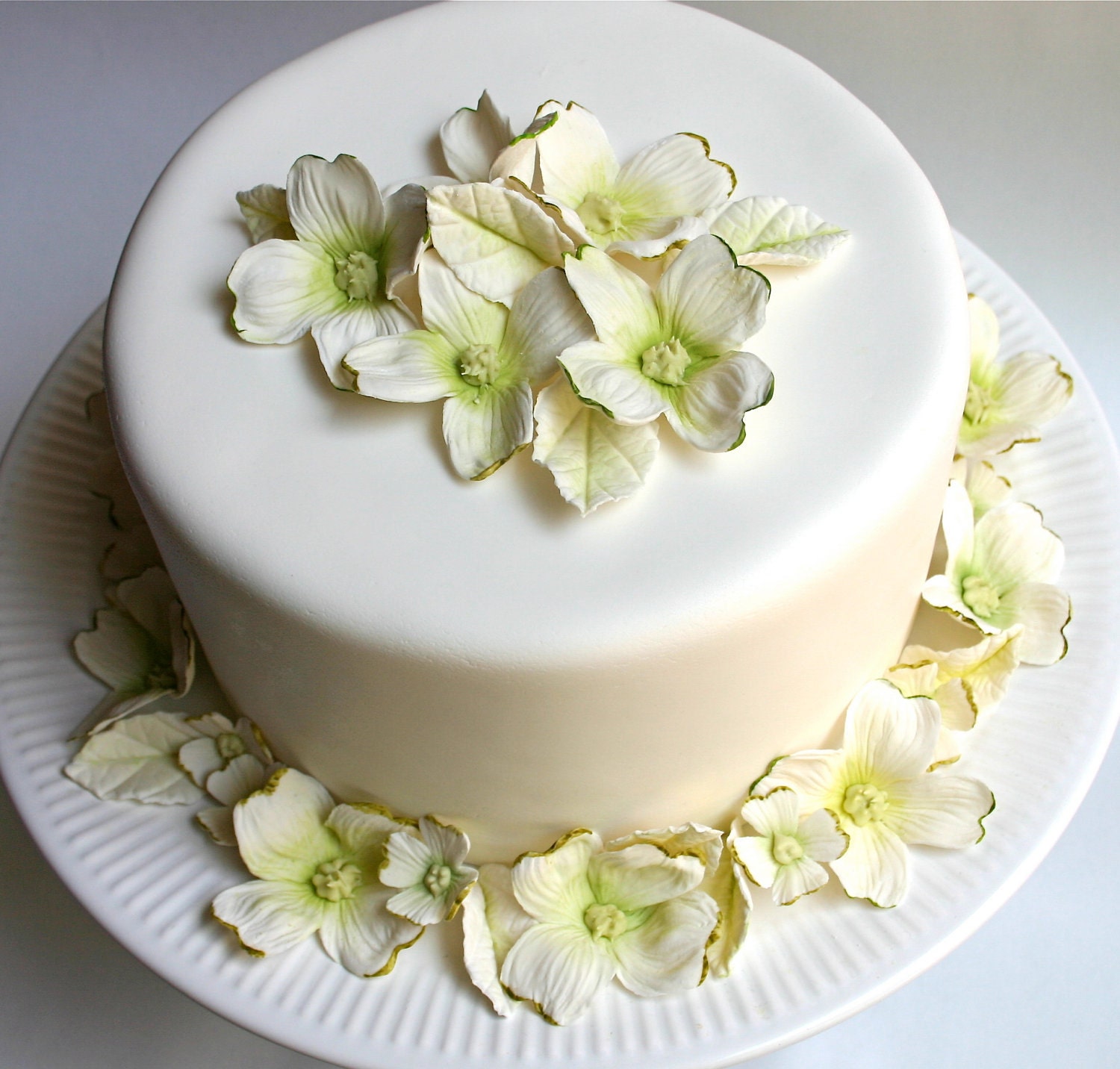 Wedding Cake Decoration : Edible Sugar Dogwood Blossoms and Leaves - Wedding Cake Flowers