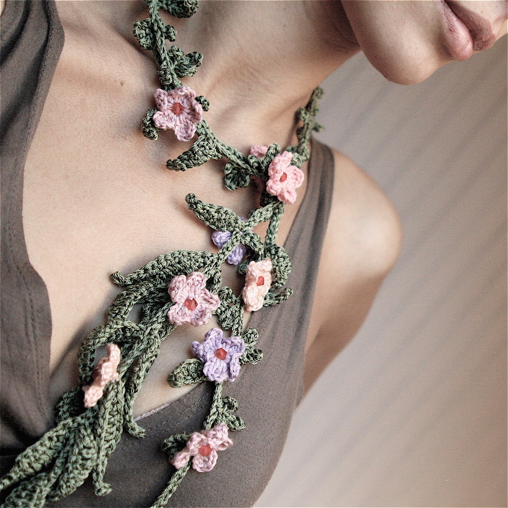 Crochet Lariat Necklace with Tiny Flowers - PDF PATTERN