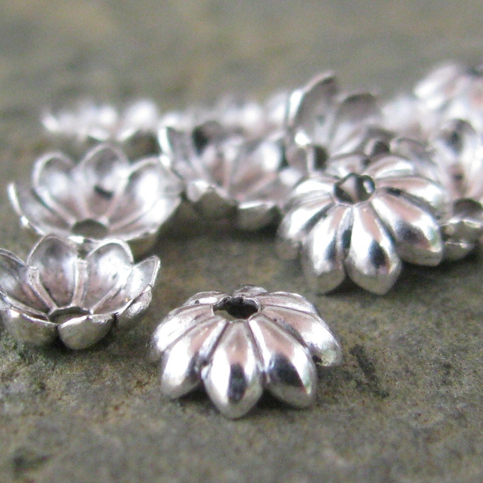 24 Antique Silver Tiny Brass Flower Bead Cap Jewelry Findings 602