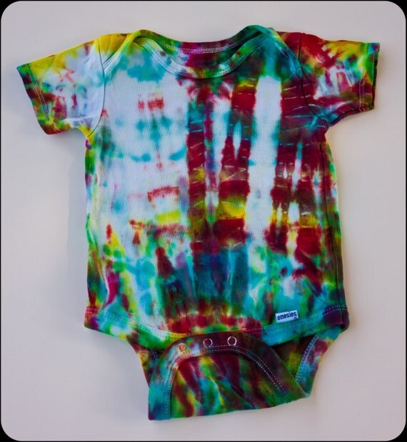 Tie Dye Organic Cotton Onesie - REED - Size 3 to 6 Months