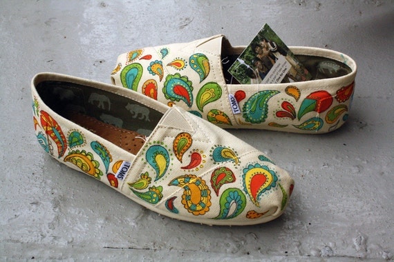 Custom TOMS - Big Paisley