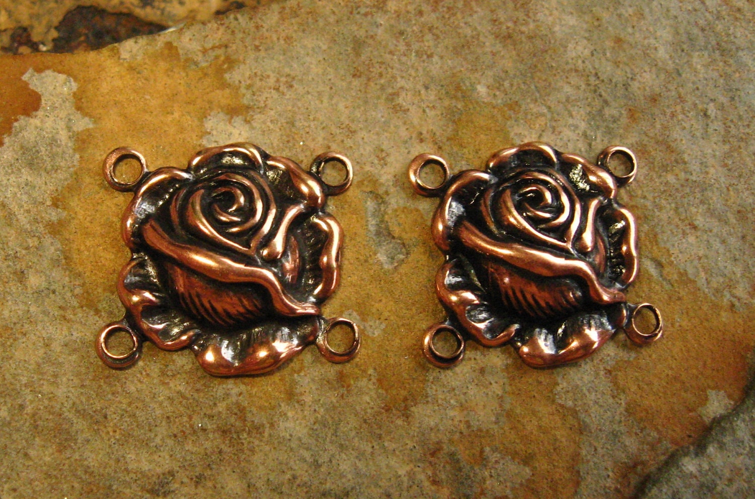 Trinity Brass  4 Ring Rose Connectors -  4 Antique Copper Patina - LOW SHIPPING