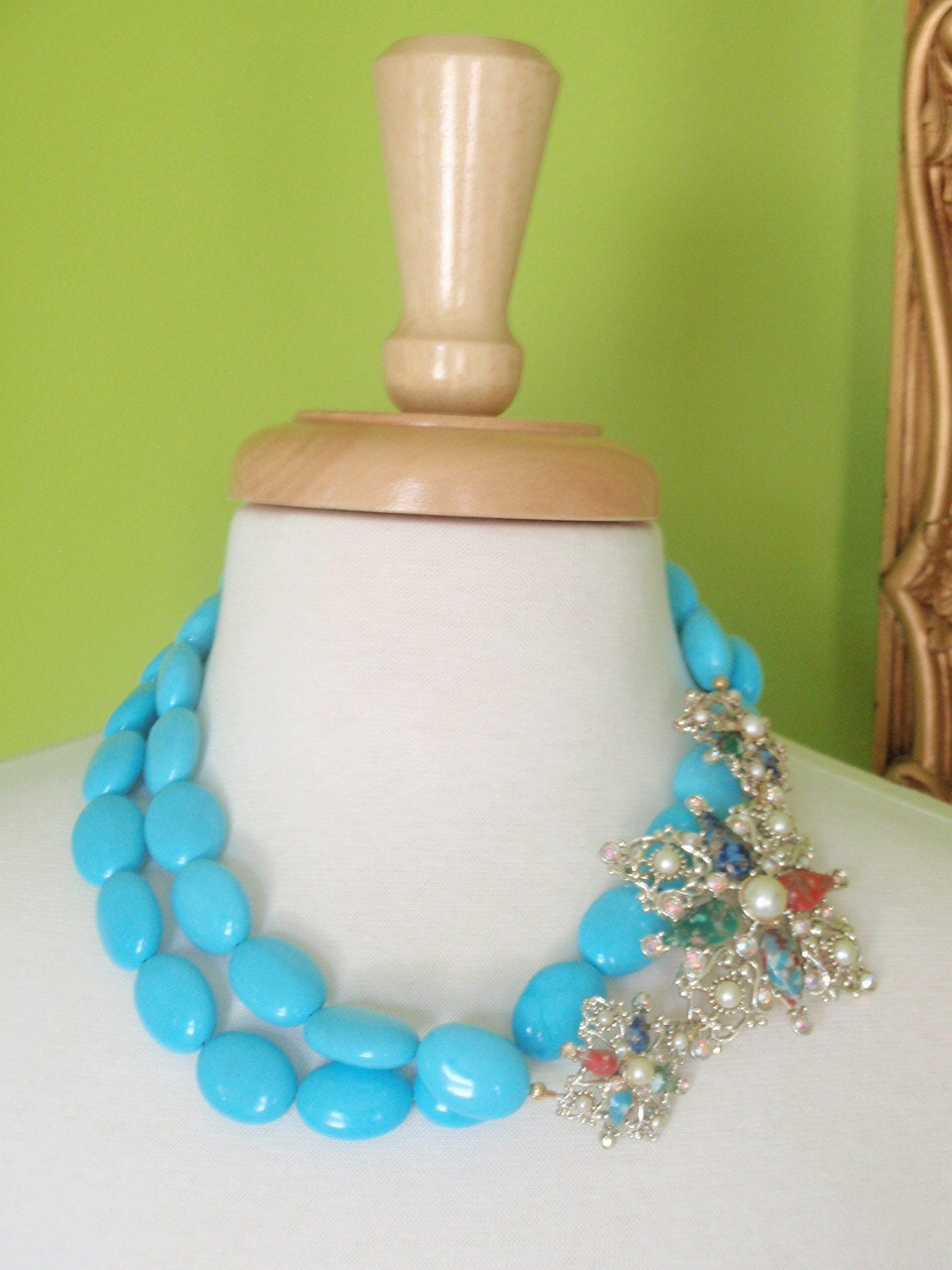 DEILYA - Double Strand Turquoise Necklace with Gold Vintage Brooch