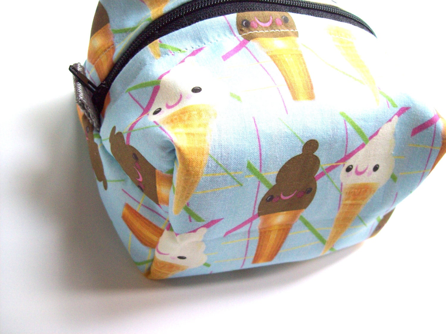We scream for Ice cream utility bag