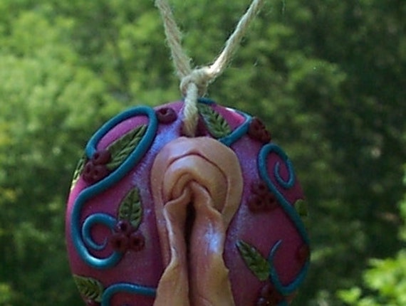 Adult Mature Erotic Yoni Flower Vulva Tropical Vine Berry Pendant Fem Lib