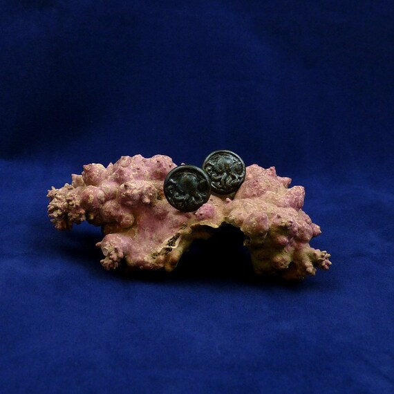 Antique Silver Cthulhu Cameo Earrings - Polymer Clay Lovecraft Jewelry