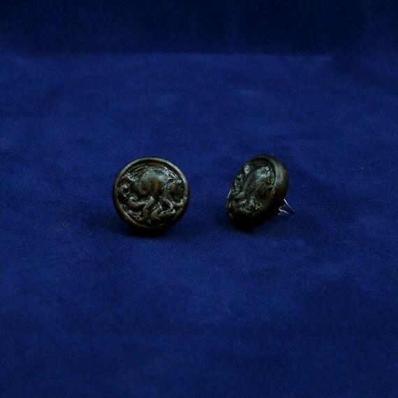 Antique Silver Cthulhu Cameo Earrings - Polymer Clay Lovecraft Jewelry