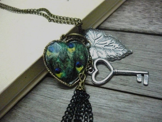 Antique copper necklace with vintage heart & leaf pendant
