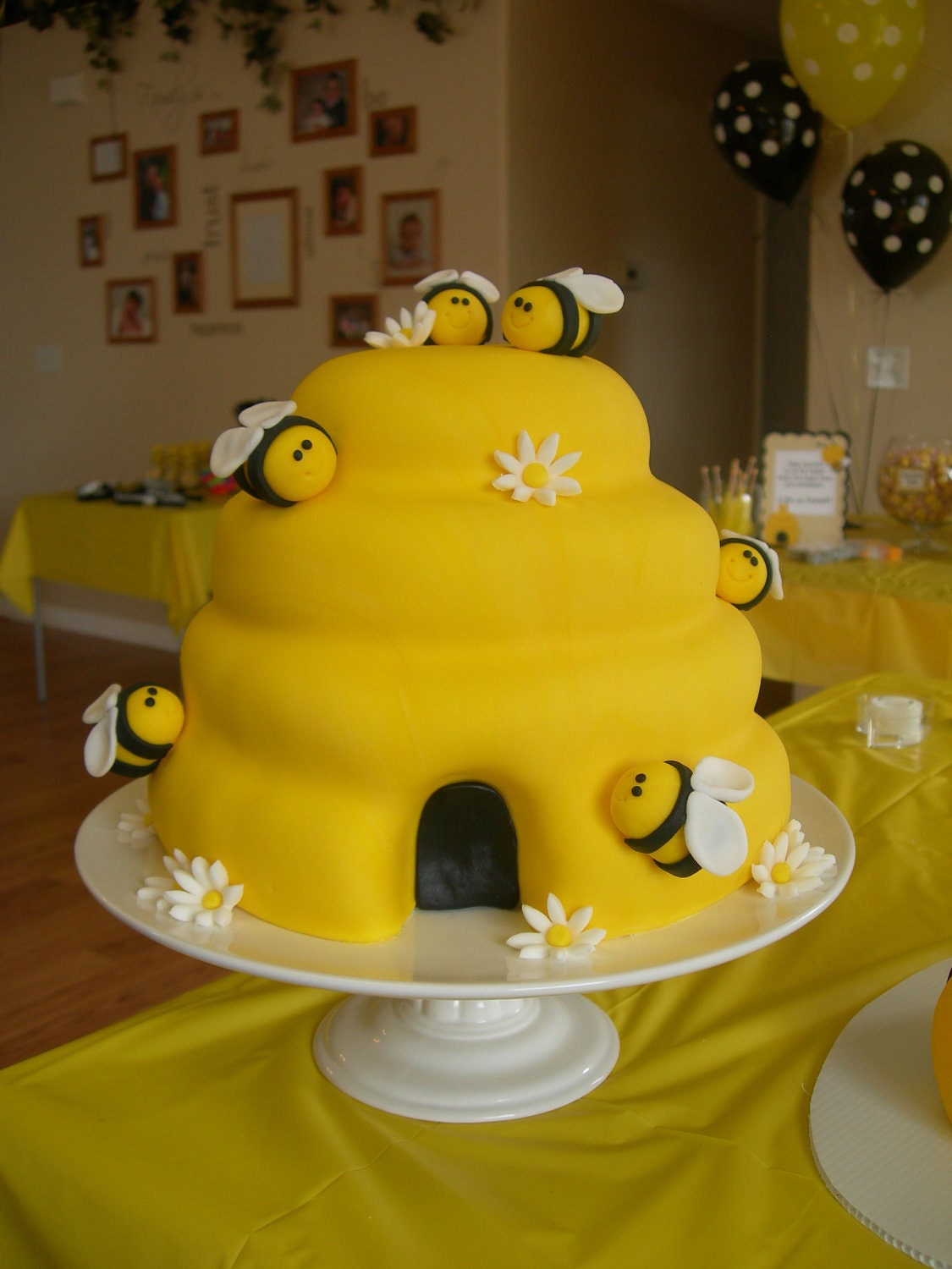 Mini Bumble Bee Cupcake/Cookie Toppers - 1 Dozen