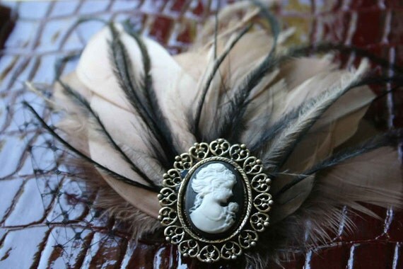 Feather fascinator - Renaissance -Lady LOVE -Victorian Cameo -creamy blush Feather Fascinator with cabochon - Bridal Veil
clip
