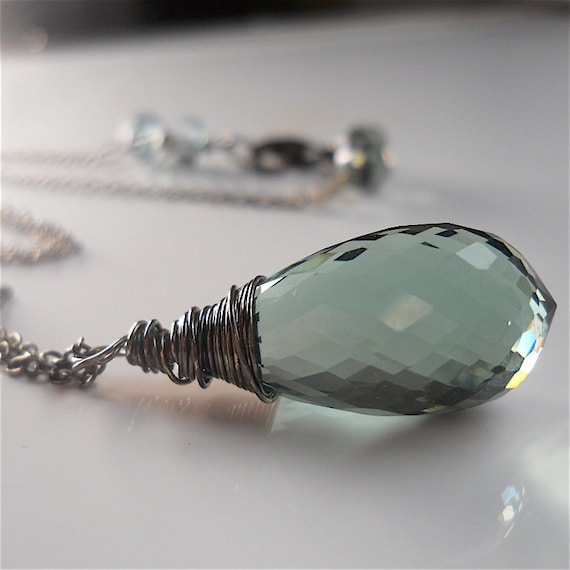 Moss Green Quartz Gemstone Pendant Necklace by YOURDAILYJEWELS Moss Green Quartz Gemstone Pendant Necklace by YOURDAILYJEWELS
