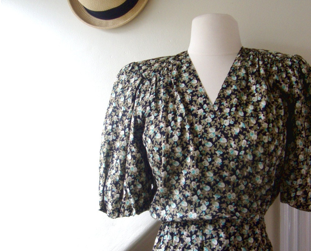 autumn floral dress in black and olive with puff sleeves / 1980s / s/m