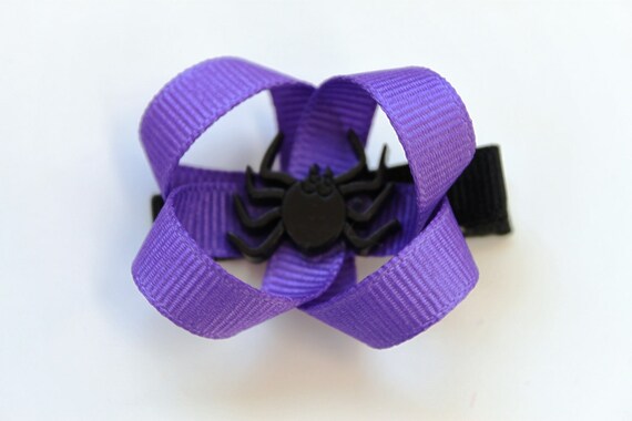 Ribbon Daisy Halloween Hair Clip in Purple Ribbon with Spider Center