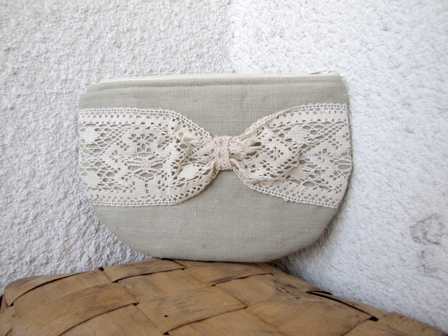 Lacy Bow - zipper pouch, cosmetic bag, small clutch - natural linen and  vintage lace