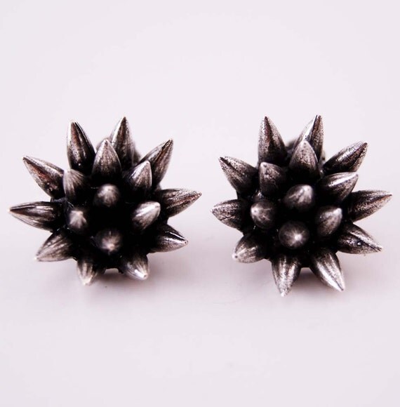 spike earrings