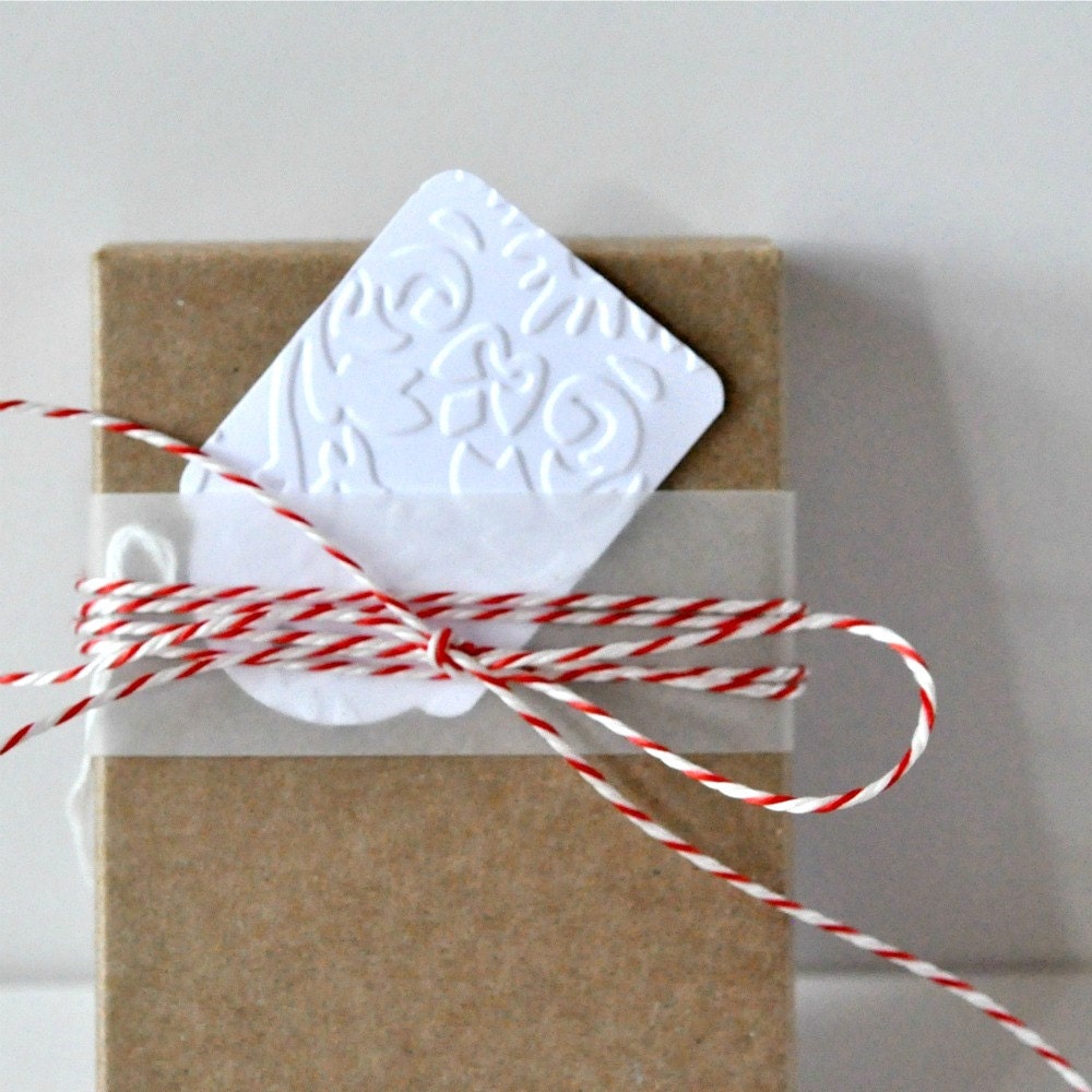 10 Embossed Damask Mini Tags Threaded White