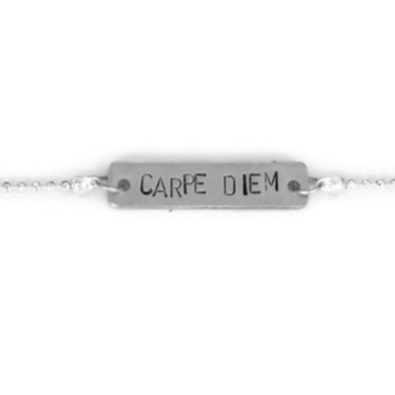 CARPE DIEM bracelet word on silver tag / bracelet mot en argent