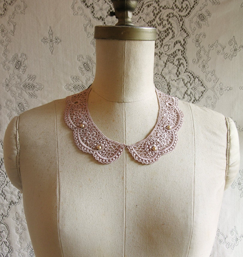 lace collar necklace -DANAE- (taupe pink)