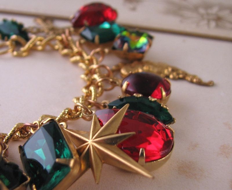 Holiday jewelry CHRISTMAS charm bracelet  vintage rhinestones green red