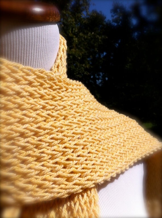 Organic scarf knit in yellow under 50