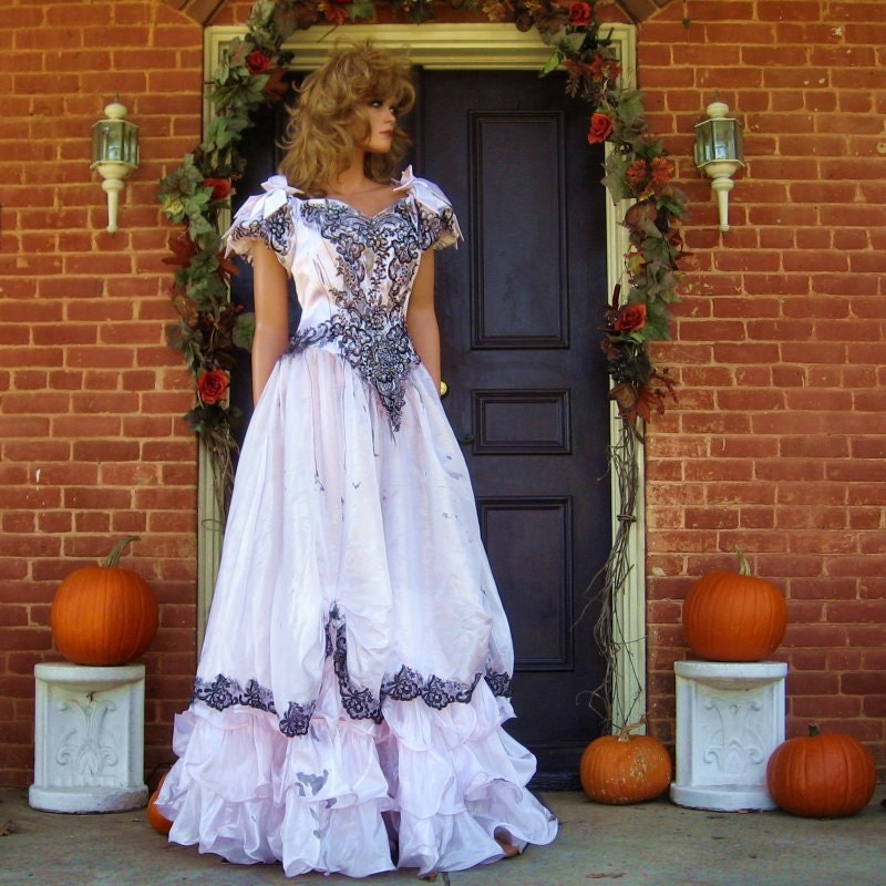 Undead Prom Queen Halloween Costume