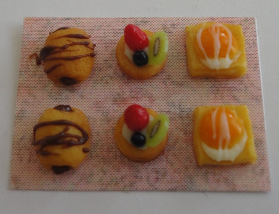 CDHM Artisan Orsolya Skulteti, IGMA Fellow of Orsi's Minis, colorful and assorted Danish Pastries in dollhouse miniature scale, 1:12.