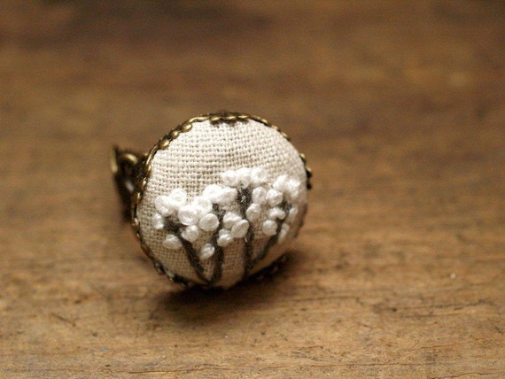 Tiny Embroidered Daisies Ring