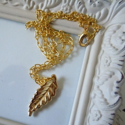 Celebrity Inspired, Courtney Cox Gold Leaf Charm Necklace
