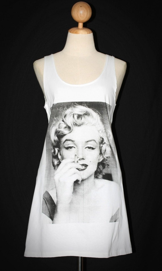 Marilyn Monroe Smoking White Sleeveless Indie Pop Rock Tank Top Women 