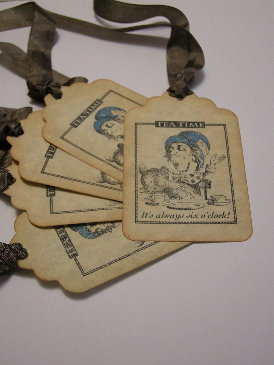 Vintage Style Mad Hatter Tea Party Gift Tags - Alice in Wonderland - shabby chic style, glitter - Set of 5