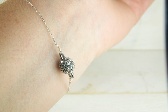 Dainty Bracelet for Mom:) Mothers Day Gifts
