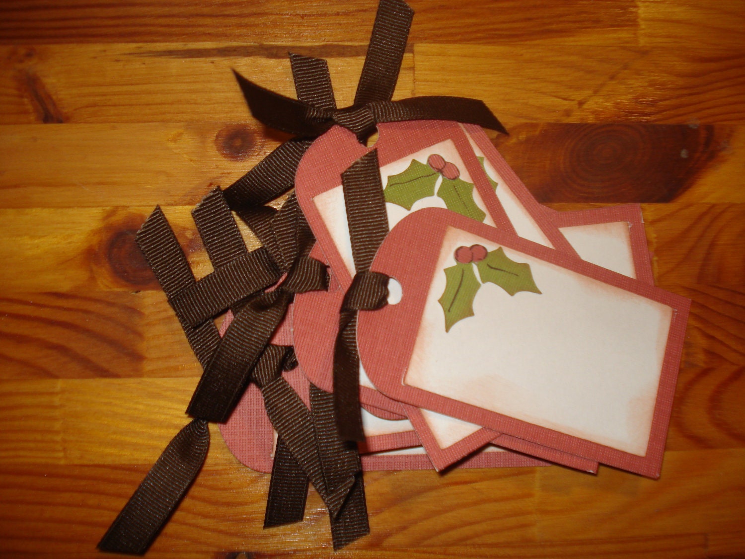 Holly Leaf Christmas Gift Tags - Set of 10