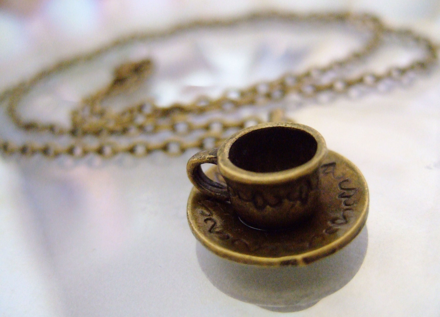 Teacup & Saucer bronze necklace (POC11)