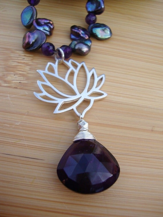 Amethyst And Keshi Pearl Lotus Necklace Preview 4