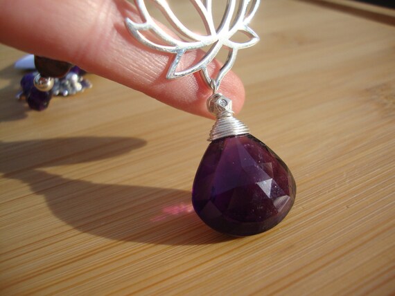 Amethyst And Keshi Pearl Lotus Necklace Preview 3
