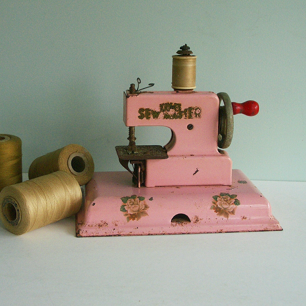 1940s KAY-an-EE Sew Master Toy Sewing Machine, Pink with Rose Decals