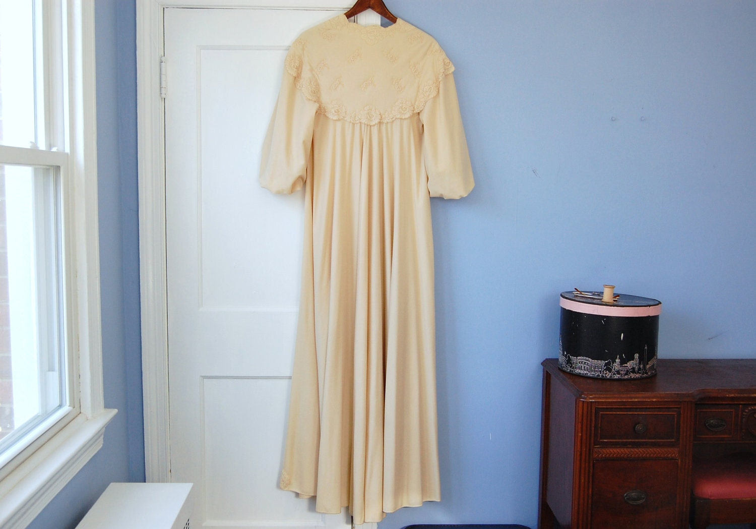 Vanity Fair Vintage Robe Full Length Dressing Gown Camel Tan Floral Lace Trimmed Duster Sleepwear