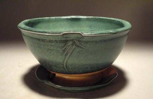 stoneware berry bowl