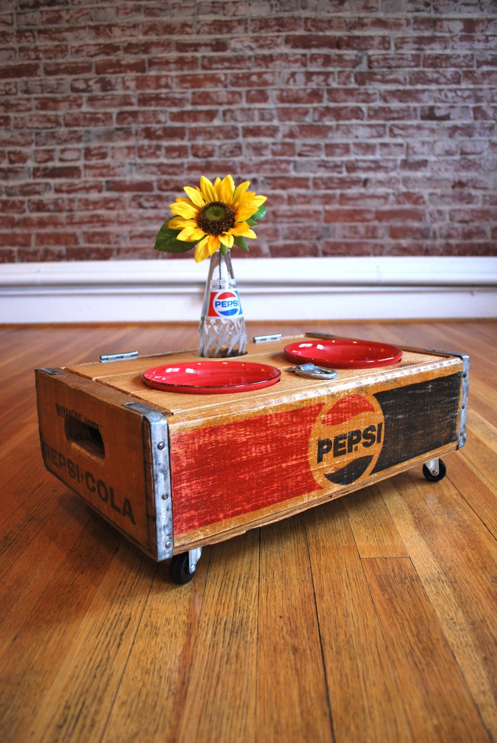 UPCYCLED - Vintage Pepsi Crate Pet Feeder