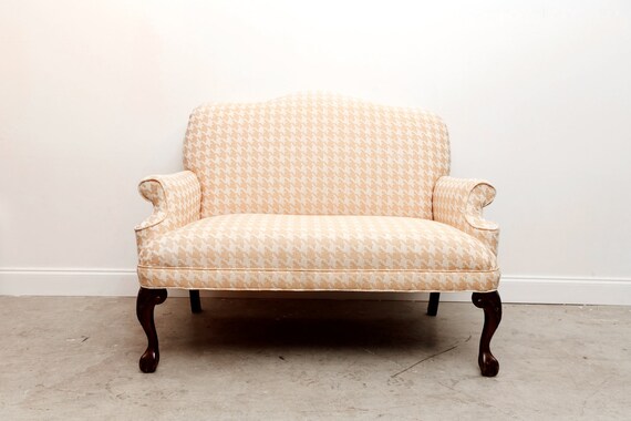 Dog Tooth Settee
