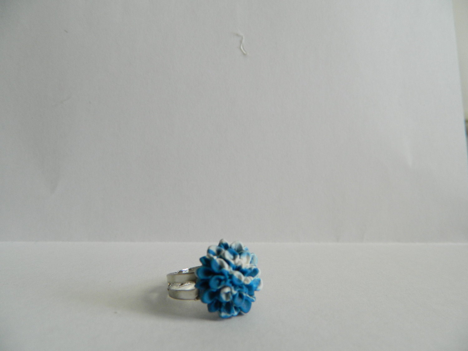 Blue and White Swirled Mum Polymer Clay Cabachon Ring