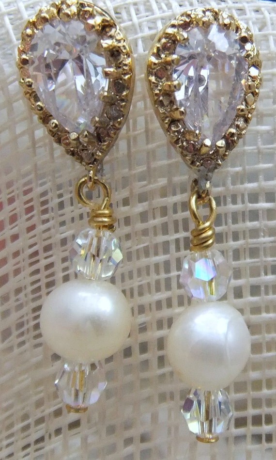 Swarovski crystal and freshwater pearl dangle earrings